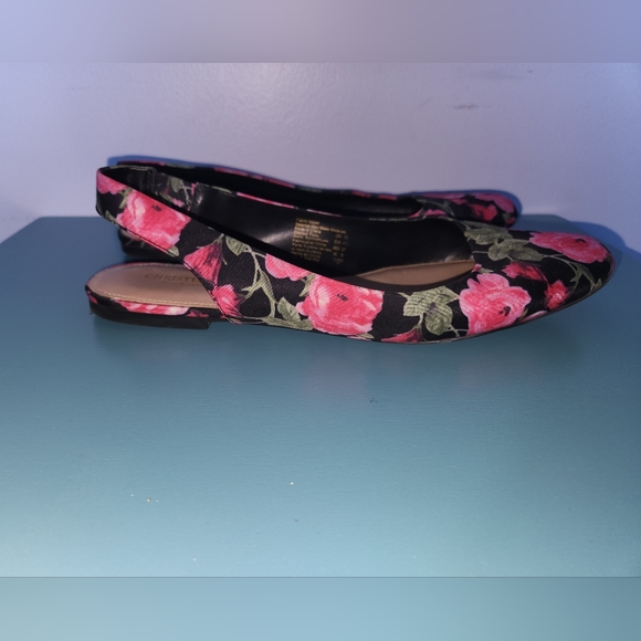 Christian Siriano Flats - Picture 3 of 4